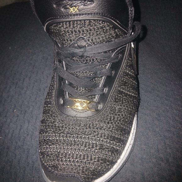 Nike LeBron 20Black Metallic Gold - Picture 5 of 6